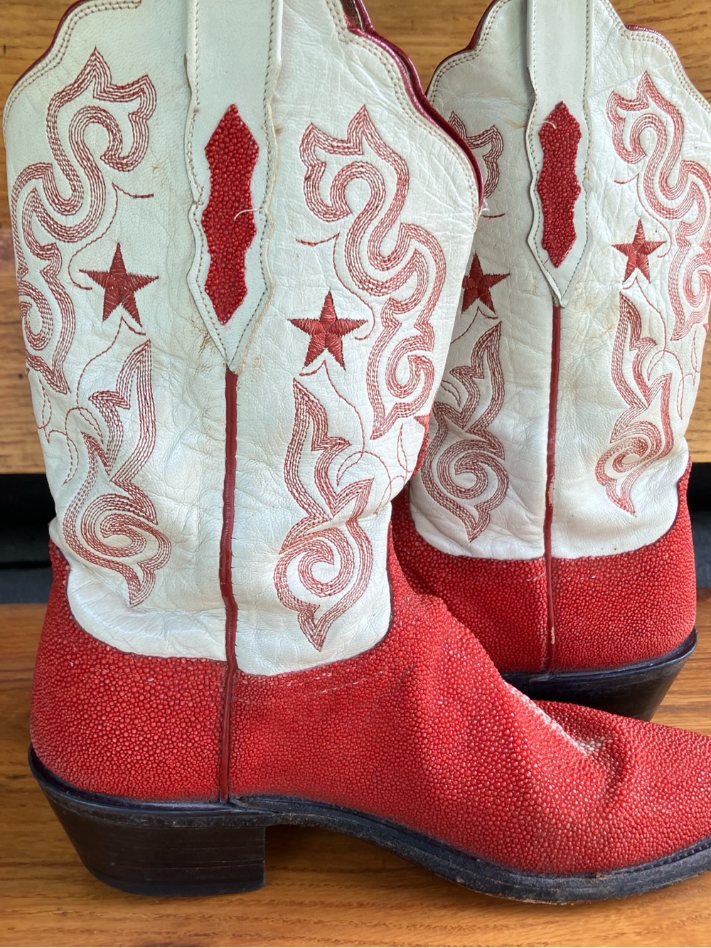 Red Lucchese 1883 Stingray Cowboy boots 9 B - Picture 7 of 16